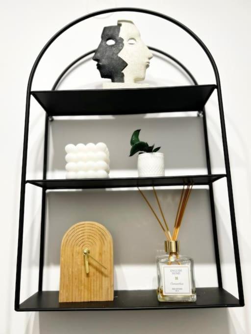 Cosy And Stylish Studio Букурещ Екстериор снимка