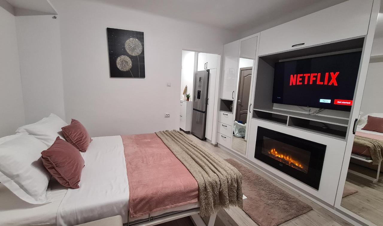Cosy And Stylish Studio Букурещ Екстериор снимка