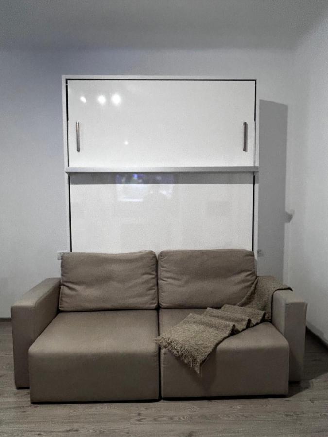 Cosy And Stylish Studio Букурещ Екстериор снимка